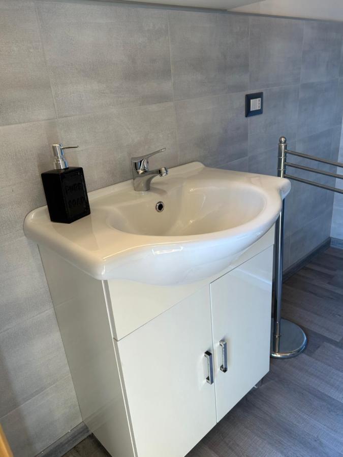 Casa Malva Appartamento Marisa Ed Appartamento Bouganville Cossogno Екстериор снимка